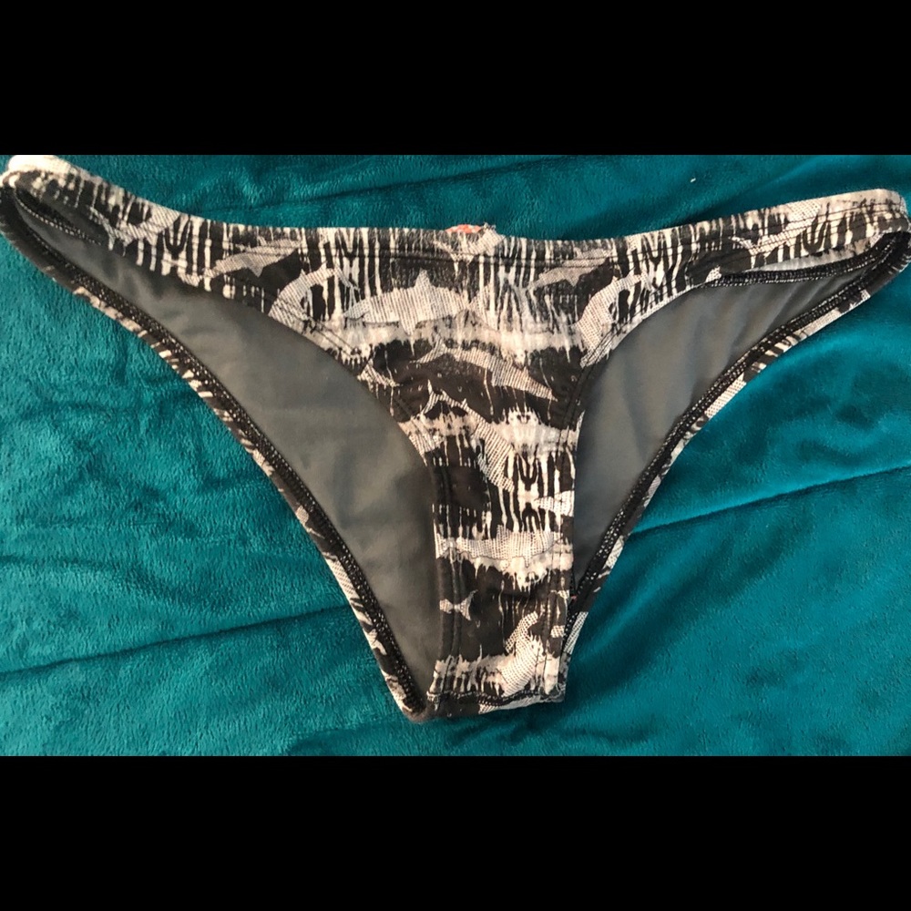 Jolyn cheeky bikini bottoms